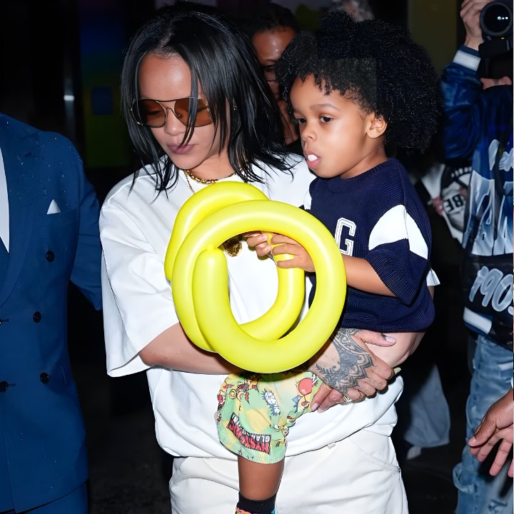 how many kids does rihanna have in total