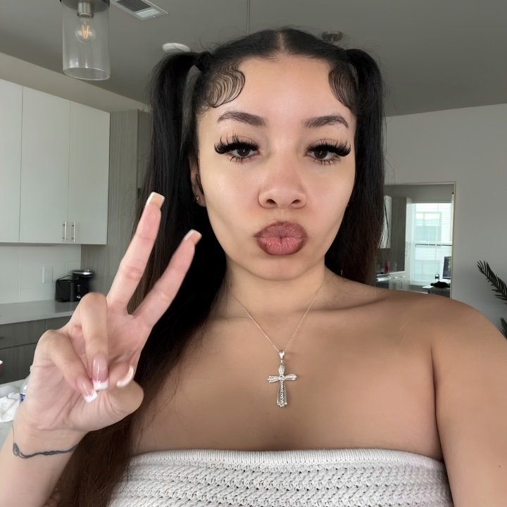Maya Buckets age